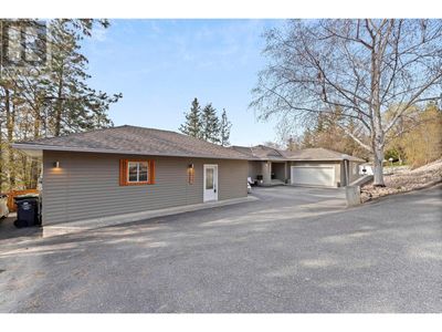 16762 Commonage Rd, House other with 4 bedrooms, 3 bathrooms and 2 parking in Lake Country BC | Image 2