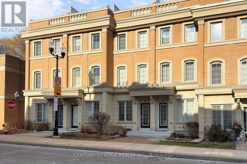 76 Hargrave Lane, Toronto (Bridle Path-Sunnybrook-York Mills), ON, M4N0A4 | Card Image