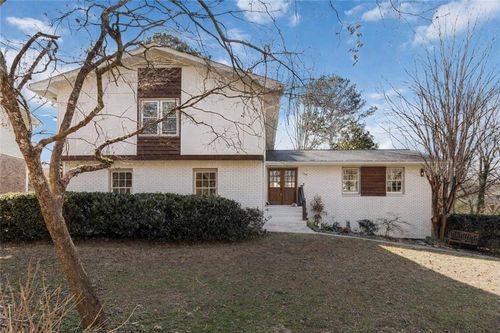 2001 Village North Rd, Dunwoody, GA, 30338-5242 | Card Image