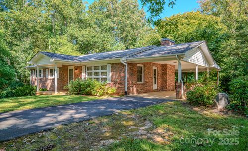 31 Jupiter Rd, Weaverville, NC, 28787-9513 | Card Image