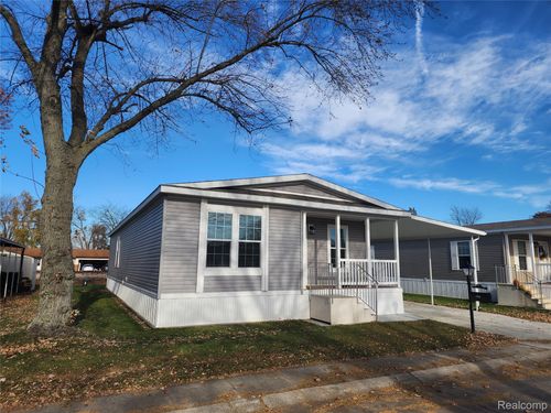 650 W Adrian St, Blissfield, MI, 49228-1085 | Card Image