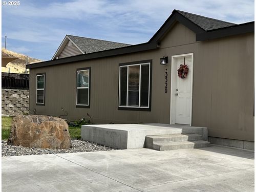3520 Ne King Pl, Pendleton, OR, 97801-3440 | Card Image