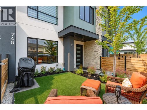 2-747 Patterson Ave, Kelowna, BC, V1Y5C9 | Card Image