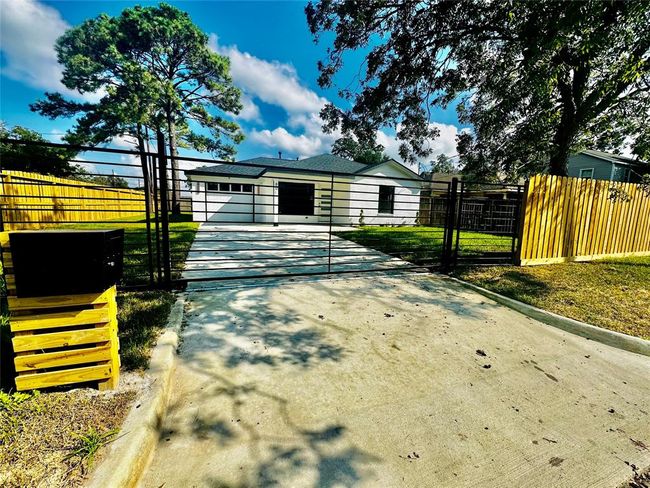 801 Woodard St, House other with 3 bedrooms, 2 bathrooms and null parking in Houston TX | Image 6