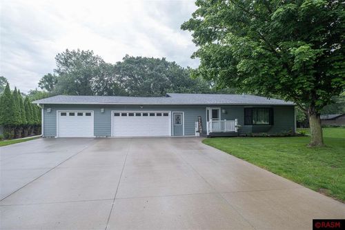 106 Mapleridge Dr, Mankato, MN, 56001-8948 | Card Image
