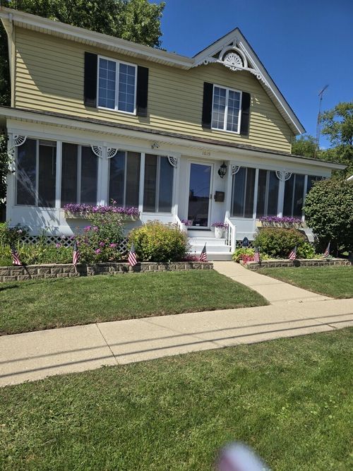 1619 N Riverside Dr, Mchenry, IL, 60050-4555 | Card Image