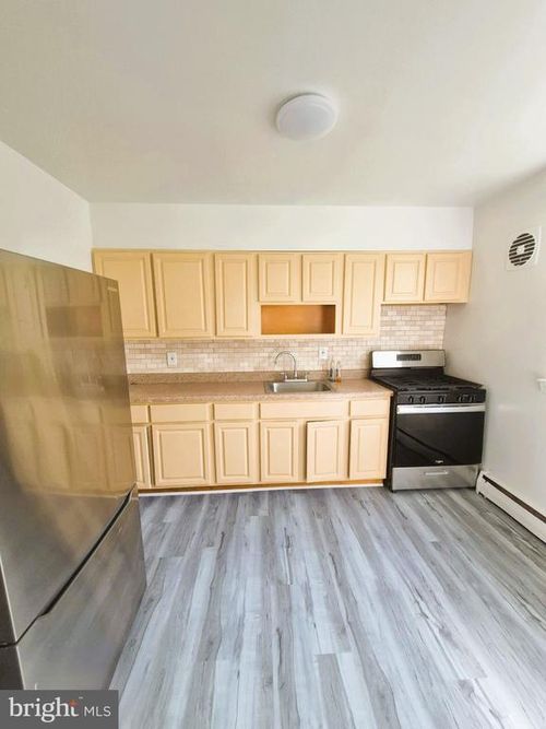 2-6486 Matthews St, PHILADELPHIA, PA, 19119-3923 | Card Image