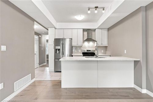 12 Wheat Lane, Kitchener, ON, N2R0R6 | Card Image