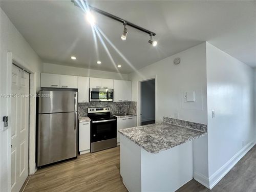 4-1413 N Dixie Hwy, Fort Lauderdale, FL, 33304 | Card Image