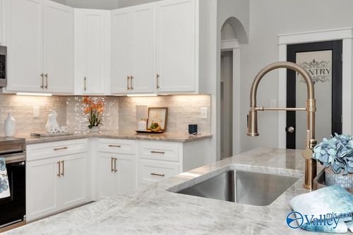28069 Odie Scott Dr, Ardmore, AL, 35739-8573 | Card Image