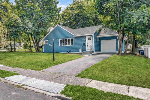 16-37 Eberlin Dr, Fair Lawn, NJ, 07410-2431 | Card Image