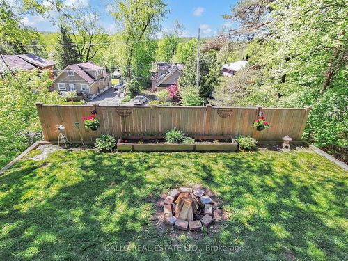 37 Windsor Dr, Stouffville, ON, L4A4M7 | Card Image