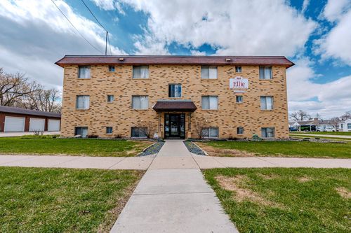 301 6th St S, Moorhead, MN, 56560-2763 | Card Image