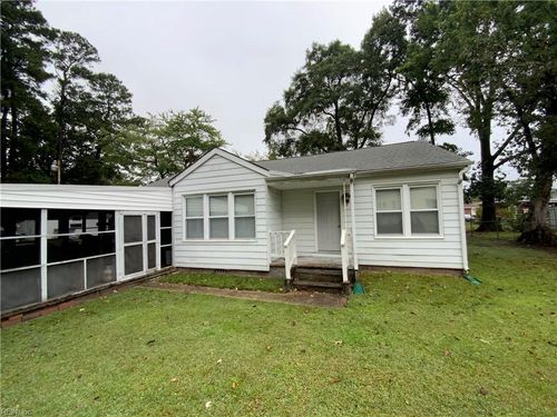 116 Latham Dr, Newport News, VA, 23605-1054 | Card Image