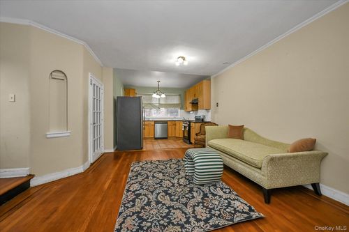 9825 67th Ave, Rego Park, NY, 11374-4962 | Card Image