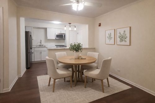 apt-4-2331 Ogden Ave, Downers Grove, IL, 60515-1734 | Card Image