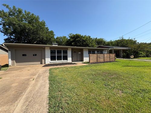 425 W Lamberth Rd, Sherman, TX, 75092-2641 | Card Image