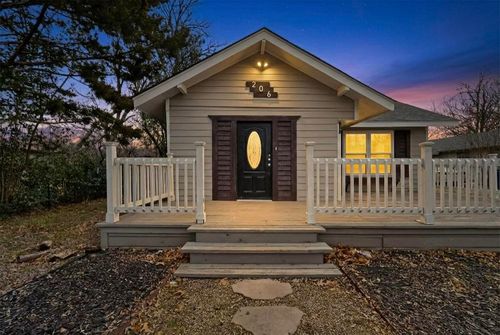 206 Farley St, Waxahachie, TX, 75165-2747 | Card Image