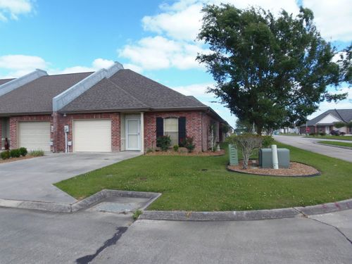201 Harkey Dr, Thibodaux, LA, 70301-7600 | Card Image