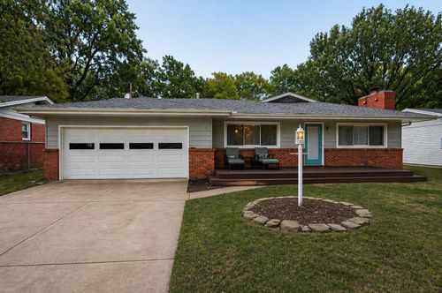 2422 S Kickapoo Ave, Springfield, MO, 65804-3127 | Card Image
