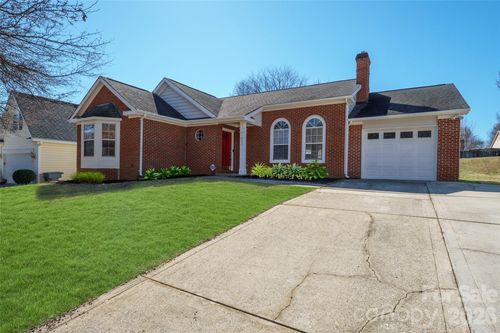 833 Brattleboro Ct, Charlotte, NC, 28217-3493 | Card Image