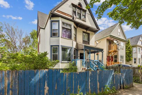1720 W Mineral St, Milwaukee, WI, 53204-2006 | Card Image