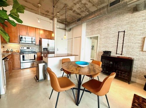 3608-2001 Biscayne Blvd, Miami, FL, 33137-5028 | Card Image