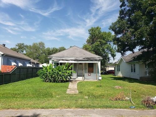 845 13th St, Port Arthur, TX, 77640-4247 | Card Image
