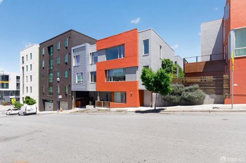302-570 Innes Ave, San Francisco, CA, 94124-3058 | Card Image