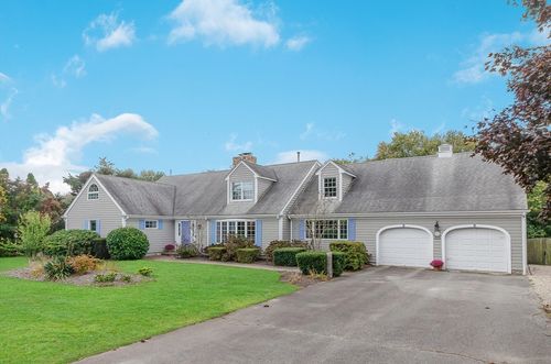 9 Hitching Post Rd, Mattapoisett, MA, 02739-1552 | Card Image