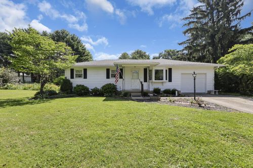 3842 Brook Rd Nw, Lancaster, OH, 43130-8461 | Card Image