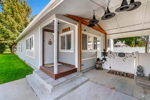 270 Overland Ave E, Hansen, ID, 83334-4952 | Card Image