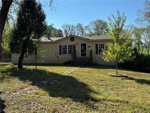 31901 E Sun Down Valley Rd, Buckner, MO, 64016-8213 | Card Image