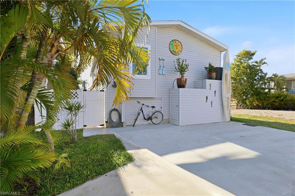 Residential in FORT MYERS BEACH 3