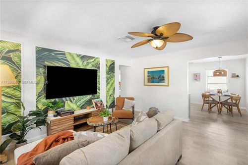 a-108 Se 4th Ter, DANIA BEACH, FL, 33004-4137 | Card Image