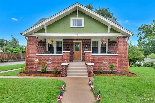 915 N Kingshighway St, Saint Charles, MO, 63301-1976 | Card Image