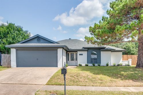 6477 Fairview Dr, Watauga, TX, 76148-1440 | Card Image