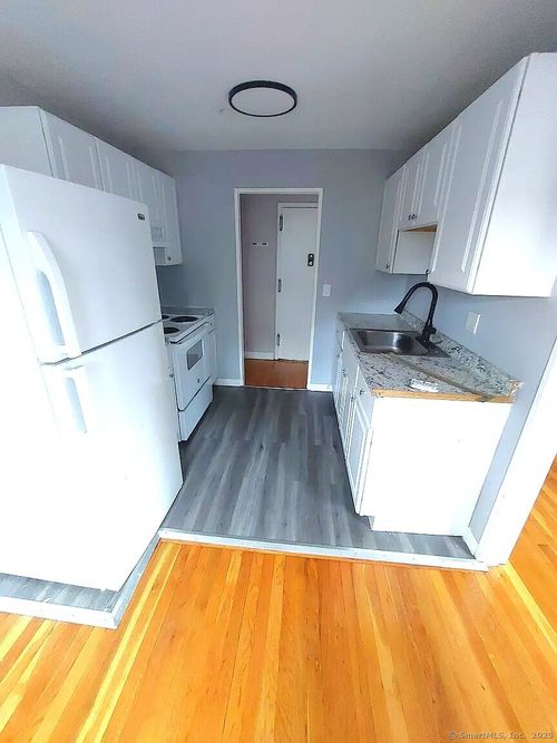 apt-b5-22 Atwood St, Hartford, CT, 06105-1856 | Card Image