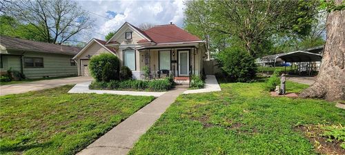 514 E Neosho St, Iola, KS, 66749-3429 | Card Image