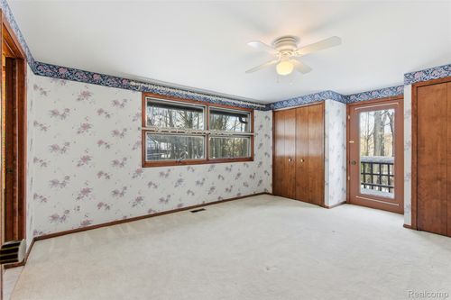 4710 Cove Rd, West Bloomfield, MI, 48323-3604 | Card Image