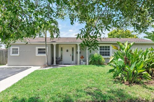 65 Ne 209th Ter, Miami Gardens, FL, 33179-1724 | Card Image