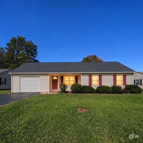 141 Iris Dr, Waynesboro, VA, 22980 | Card Image