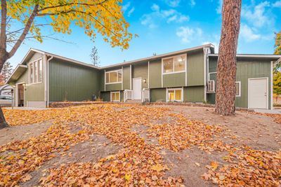 11448 W Meadowview Ln, Home with 5 bedrooms, 3 bathrooms and null parking in Nine Mile Falls WA | Image 2