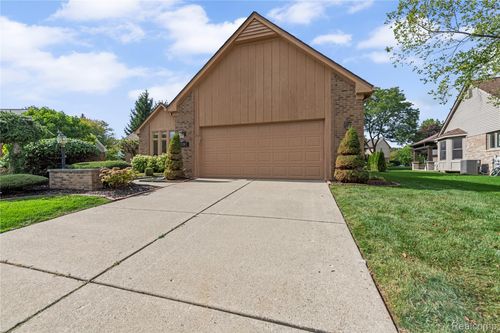 5143 Saffron Dr, Troy, MI, 48085-6707 | Card Image