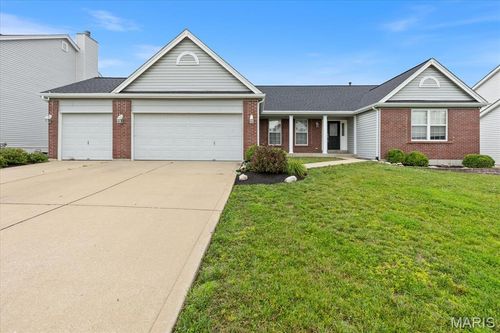 8010 Knights Crossing Dr, O Fallon, MO, 63368-6208 | Card Image