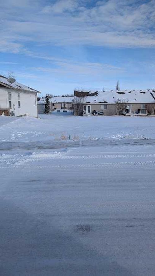 710 Whispering Greens Ave, Vulcan, AB, T0L2B0 | Card Image