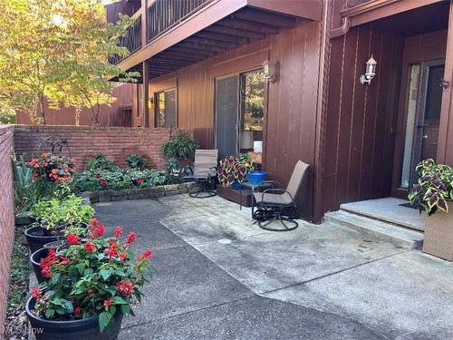 940 Trimble Place, Sagamore Hills, OH, 44067 | Card Image