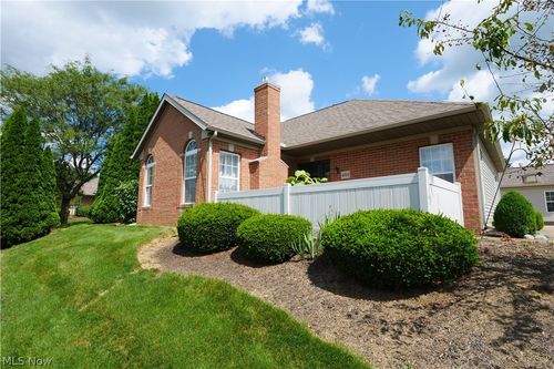 4501 Hunters Chase Ln, Wooster, OH, 44691-7312 | Card Image