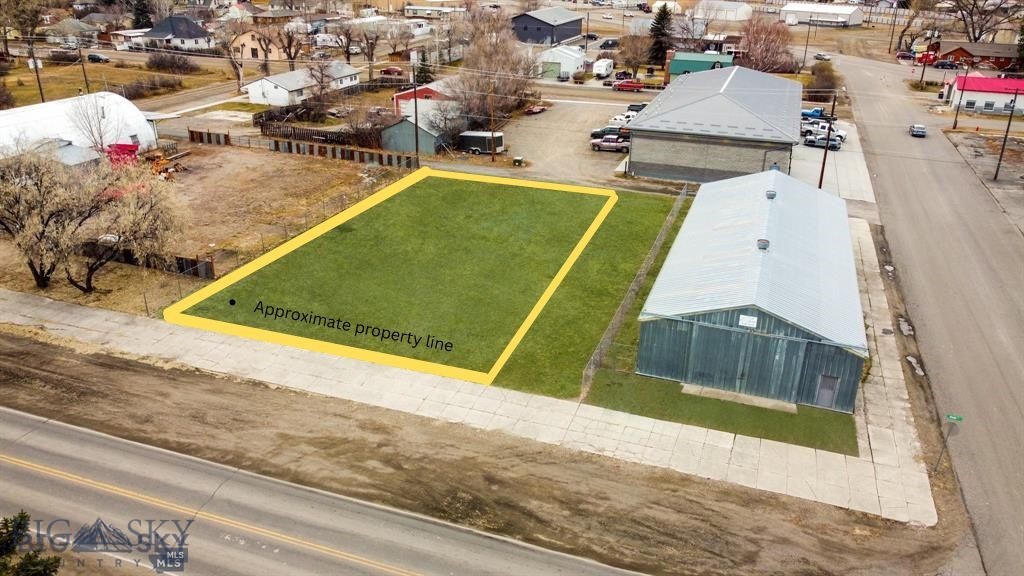 Land in Three Forks