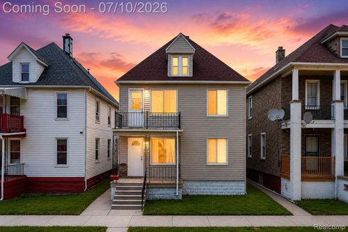 2461 Andrus St, Hamtramck, MI, 48212-3652 | Card Image